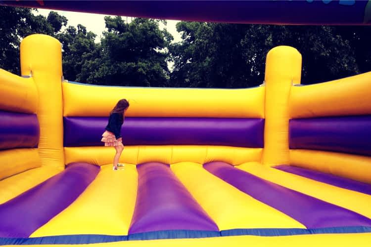 Top 5 Best Bounce Houses & Brands • (2022 Reviews & Guide)